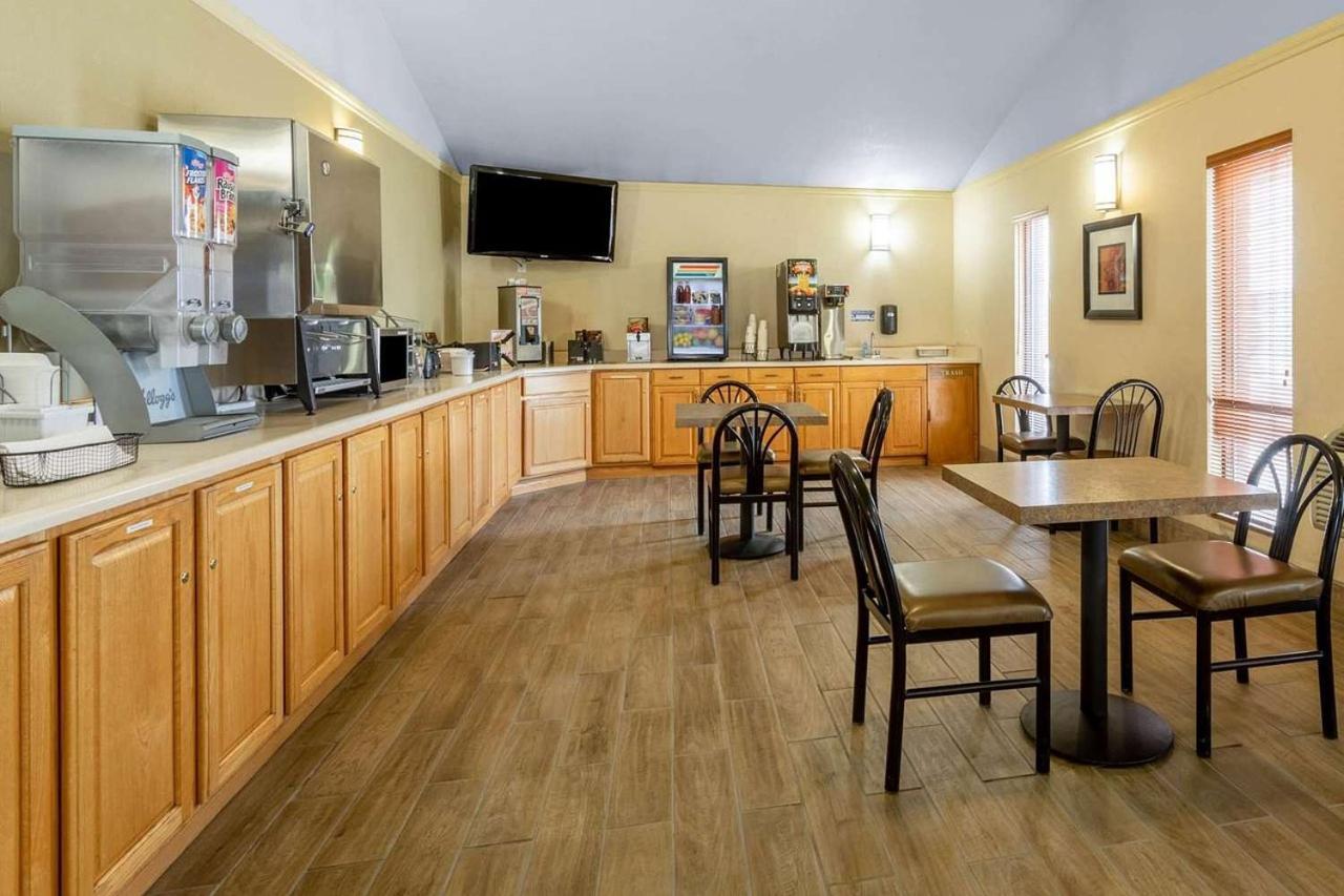 Super 8 By Wyndham Cheyenne Wy Hotel Ngoại thất bức ảnh