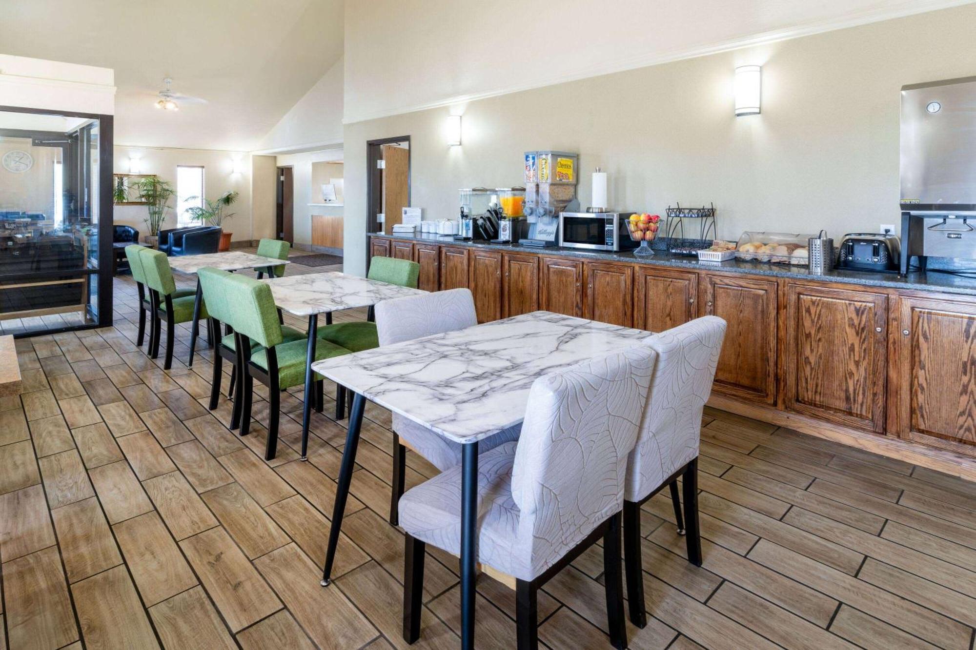 Super 8 By Wyndham Cheyenne Wy Hotel Ngoại thất bức ảnh