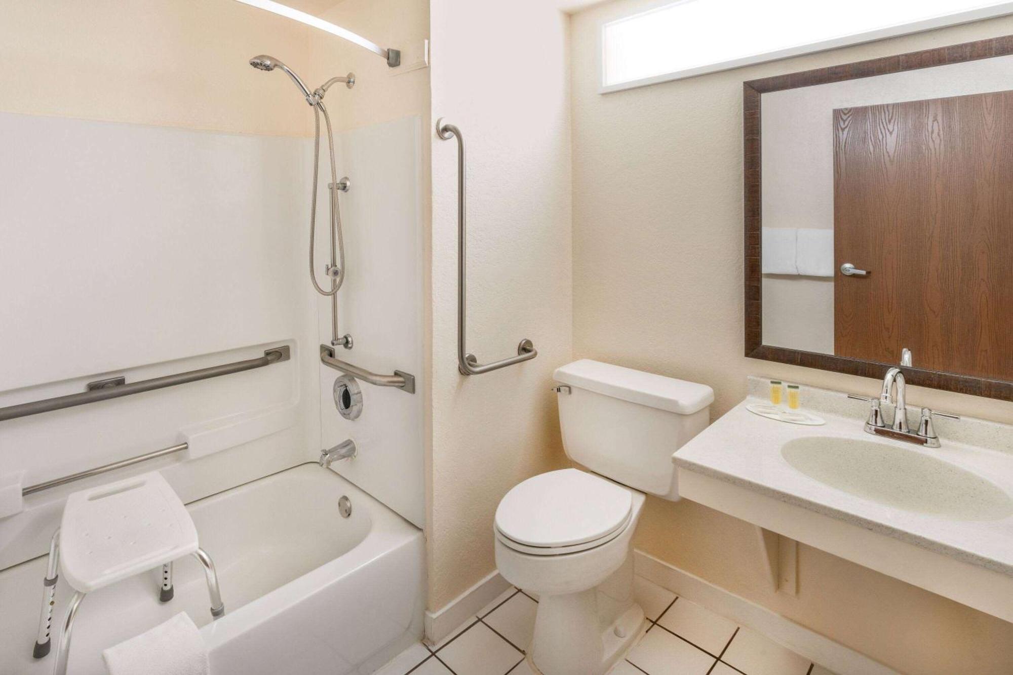 Super 8 By Wyndham Cheyenne Wy Hotel Ngoại thất bức ảnh
